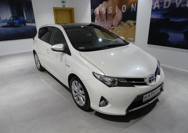 Toyota Auris cena 52900 przebieg: 100000, rok produkcji 2014 z Wałbrzych małe 277